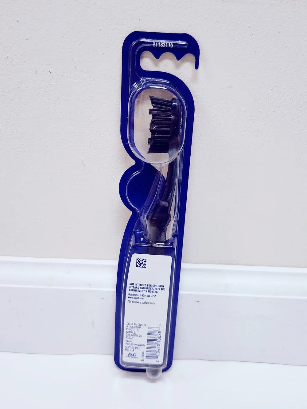 🍭7/$15 Oral-B Charcoal Whitening Toothbrush Medium Bristle